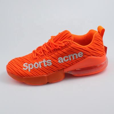 China Fashion Round Design New Arrival Aesthetic Trainer Men Lightweight Fly Knit Shoes Comfortable Sport Shoes for sale