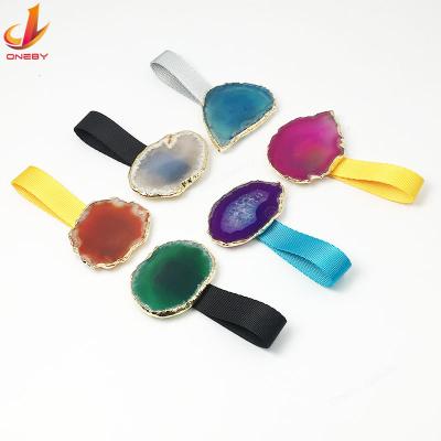 China The Anti-corrosion Cushion Natural Crystalize Lazy Mobile Gemstone Finger Stand Strap Phone Holder Stand for sale