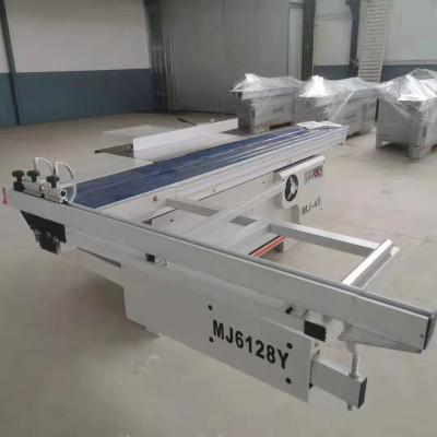 China Precision Sliding Table Horizontal Panel Saw 90 Degree And 45 Degree for sale