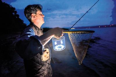 China Fishing Solar Camping Lantern for sale