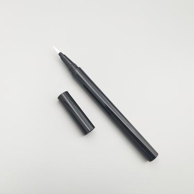 China 0.5ML Waterproof Round Shape Eyeliner Tube Empty Container With Brush Applicator for sale