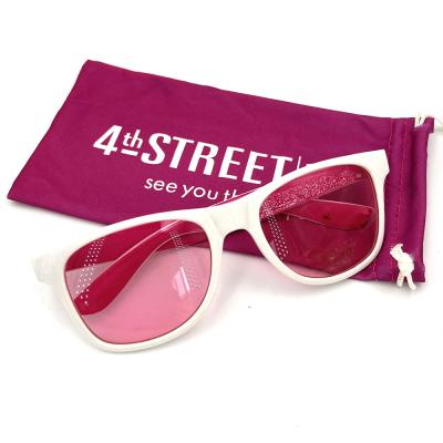 China Agriculture tending gift cheap promotional sunglasses with branded satin pocket sunglasses women for sale