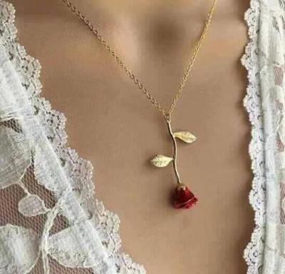 China European and American Jewelry Classic New Creative Drops Delicate Red Rose Pendant Necklace for Girlfriend's Valentine's Day Gift for sale