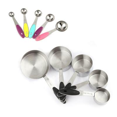 China Kitchen Accessories Silicone Handle Stainless Steel Measuring Cups And Spoons Set for sale