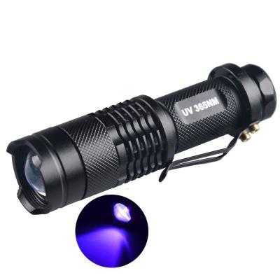 China Zoomable AA Battery Ultraviolet UV Led Flashlight 395nm 365 nm UV Led Flashlight For Invisible Spot Detection for sale