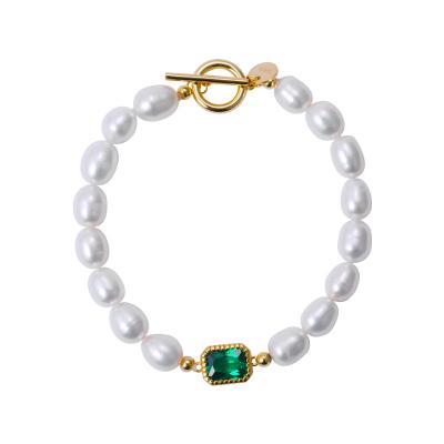 China FASHIONABLE European Luxury Green Toggle Zircon Style Jewelry Women Brass Copper Gold Plated Clasp Elegant Bead Bracelets for sale