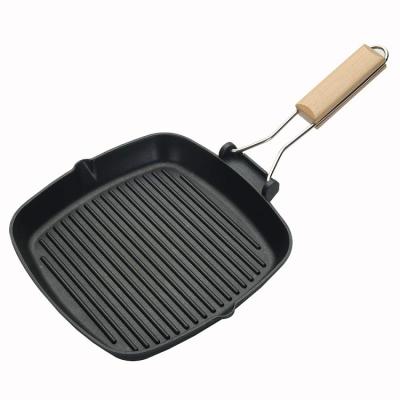 China Sustainable Die-Cast Aluminum Frying Pan With Foldable Wooden Handle for sale