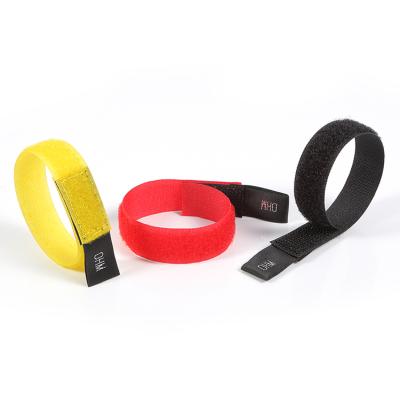 China Durable Hook And Loop Loop Straps , Reusable Tying Straps , Take Up Straps Hook And Loop Adhesive Rolls Hook And Loop Cable Tie for sale