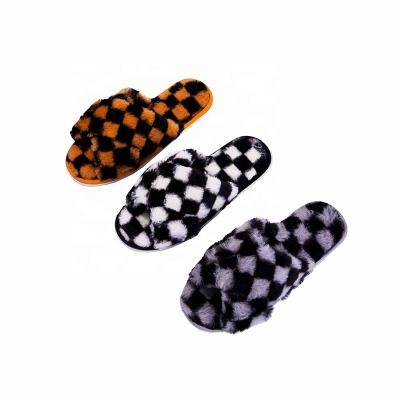 China Fashion Trend Ladies Cross Stripe Women Slipper Super Soft Warm Faux Fur Plaid Winter Plush Bedroom Slippers for sale