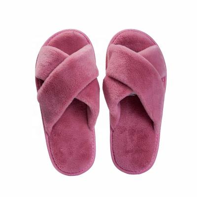 China Fashion Trend Fashion Cross Soft Plush Female Slippers Winter Band Open Toe Non-slip Keep Warm Women's Faux Fur Shoes for sale