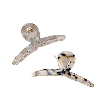 China Decoration Hair Claw Clip for Women Girls High Non Slip Scale Cool Acetate Hair Claw for sale