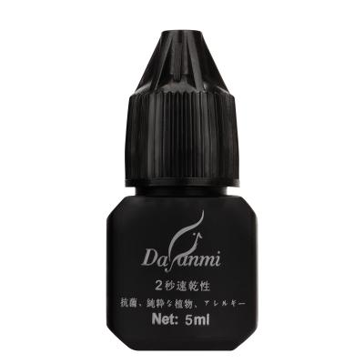 China IRISMOON Wholesale Quick Dry Waterproof Eyelash Glue No Stimulation Eyelash Extension Glue Japan Adhesive Glue Professional Eyelash for sale