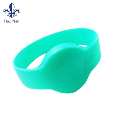 China Cute Factory Design Silicone RFID Wristband Wristband Band for sale