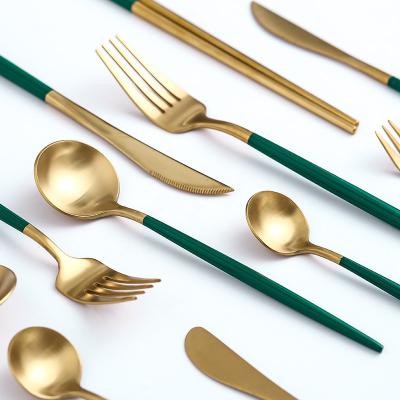 China Minimalistic Emerald Stainless Steel 304 Flatware Set Sustainable Gold Green Dinnerware Cutlery Set Stainless Steel for sale