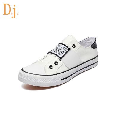 China Slip Mix 2018 Loose Design Mens Cheap Canvas Shoes for sale