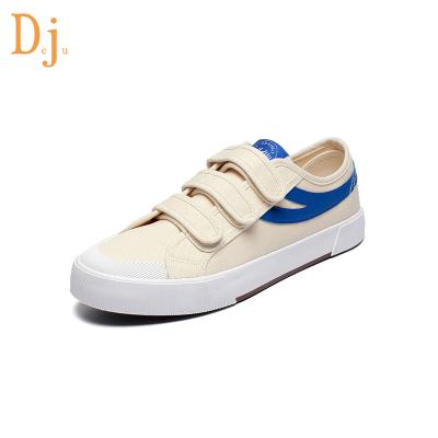 China Wholesale Laceless Light And Breathable Slip On Canvas Shoes Men for sale