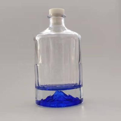 China Beverage 500ml Blue Mountain Super Clear Glass Bottles With Cork For Gin, Vodka for sale