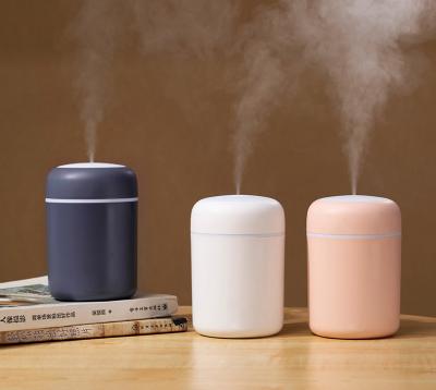 China Wholesale Mini 300ml USB Cool Mist Portable Car Air Humidifier for sale