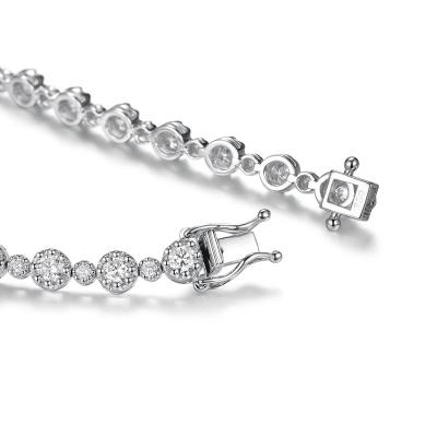 China TRENDY Everyday Use Jewelry 18K White Gold Casual Delicate Diamond Bracelet for sale