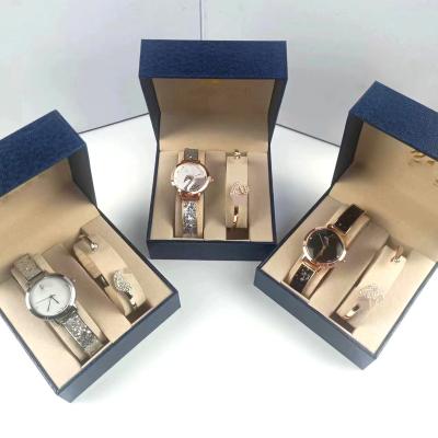 China Auto Date 2023 Stainless Steel Fashion Trend 2 Piece Set Women's Swan Quartz Watch Customized DIY Jewelry for sale