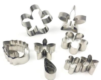 China Disposable 12 Pcs Mini Flower And Sheet Shaped Biscuit Cookie Cutter Set Stainless Steel for sale