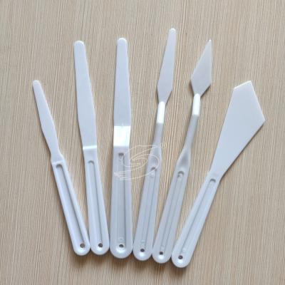 China 2019 Hot Sale 6pcs Artists/Students Different Size White Plastic Palette Knife Set With Painting for sale