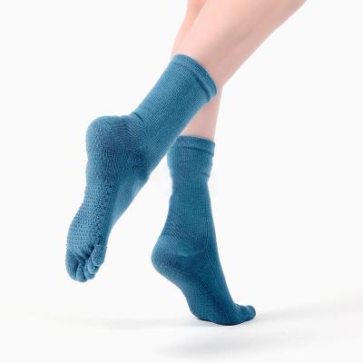 China 2022 HOT SALE Whosale Soft Non Slip Floor Five Toe Dance Split Finger Tube Medium Pressure Socks for sale