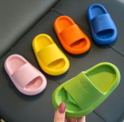 China Factory Price Girls Comfortable Breathable Kids Slippers Soft Unique Sandals With Thick Sole for sale