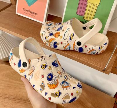 China Print Waterproof Women Slippers Astronaut Clogs Summer Sandals Women Cartoon Clogs Women Hole Clogs for sale