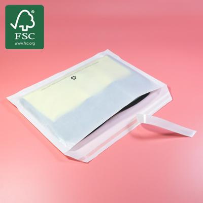 China Eco-vriendelijk volledig gerecycled maatwerk 40G kleding Kleding Glasine Puur Papier Mailer Bag Voor Kleding Met Kleefstrook Te koop