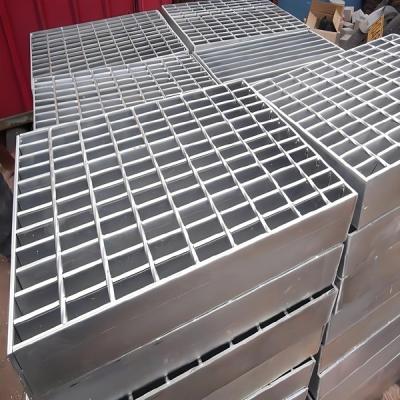 China Galvanized Steel Trench Drain Grate 30*3 mm Serrated Stainless Steel Drainage Aluminum Bar Grating for sale