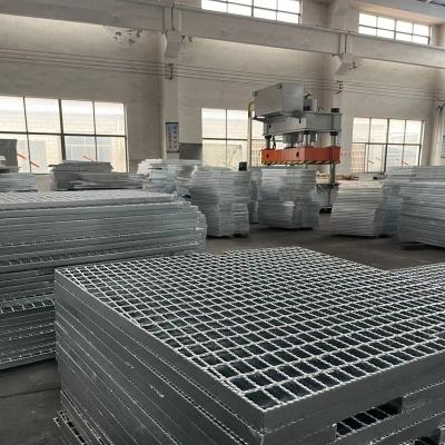 China Custom Hot Dipped Galvanized Steel Metal Grating for Construction for sale