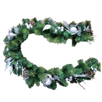 China Eco-friendly Christmas Decoration Supplies Christmas Decorative Ball Simulation Silver Winter Wreath for sale