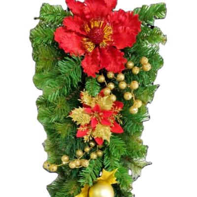 China High Quality Eco-friendly Christmas Decorations Garland Luxury Pine Needles Rattan Christmas Wreath Simulation Pine Cone Christmas Decorations for sale