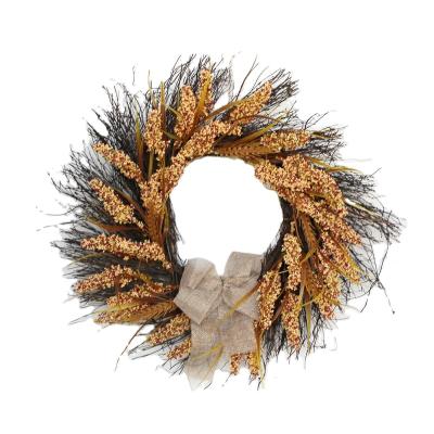 China Eco-Friendly Autumn Artificial Maple Leaf And Berry Ornaments Wreaths For Front Door Window Decor for sale