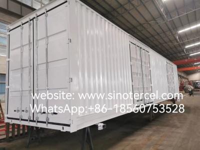 China 2 eixos de caixa fechada branca semi-reboque com duas portas laterais traseiras dupla porta à venda
