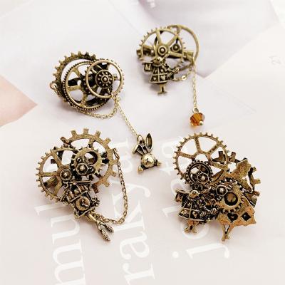 China Fashion Personality Male Brooch Decoration Brooch Female Vintage Steam Mechanical Gear Punk Wings Pin Watch Badge Accessory for sale