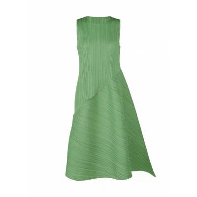 China Anti-Wrinkle OEM Customized Free Size Women Casual Long Dresses Stripe Summer Dress Fashion Green Color Sleeveless Dress for sale