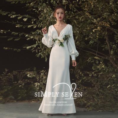 China 2022 New Temperament French Satin Bride Dress Anti-wrinkle Wedding Dress Long Sleeve Women Retro for sale