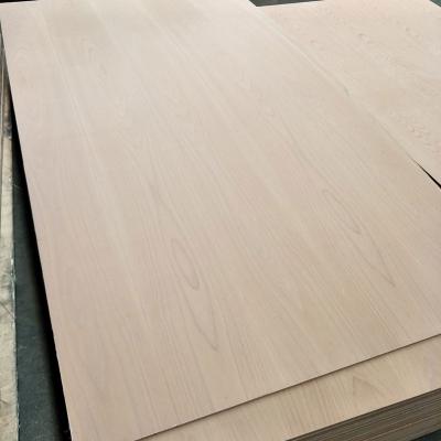 China Modern 2.5mm 3mm 5mm 12mm 15mm 18mm Engineered Natural Red Oak Veneer MDF Panels for sale