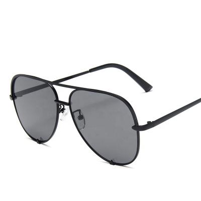 China Fashion Sunglasses Shape Modern Big Frame Sunglasses Metal Frame Retro Square Multicolor Unisex Sunglasses for sale