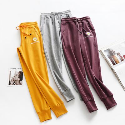 China Anti-wrinkle street trend sweatpants girls hot dance pants girls to loosen casual pants for sale