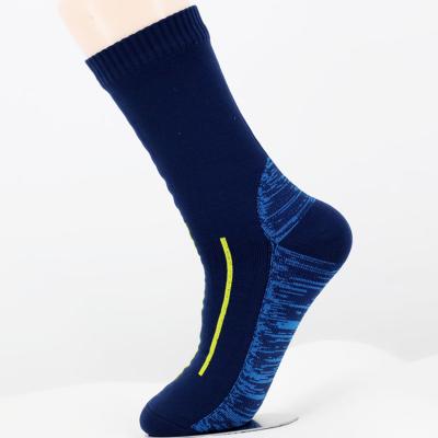 China Breathable Custom Design Autumn Sweat Absorbent Crew Socks Running Basketball Increasing Men Sport Waterproof Socks for sale