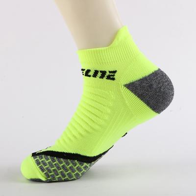 China Breathable Hot Sale Custom Logo Non-slip Men Short Sock Designer Sport Elite Basketball Socks for sale