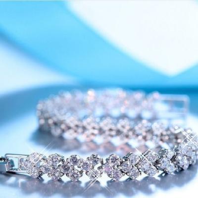 China FASHIONABLE Roman Full Diamond Bracelet 18K White Gold Plated Moissanite Bracelet Niche Design Celebrity Lesbian Bracelet for sale