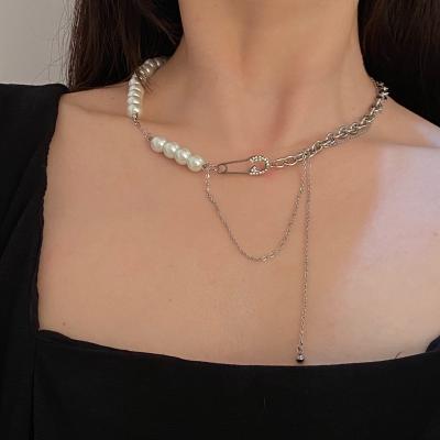 China 2021 Trend Romantic Hiphop Design Sense Cold Wind Paper Clip Pearl Pin Clavicle Chain Necklace for sale