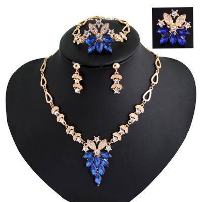 China Europe and America Vintage Emerald Clavicle Necklace Set Chain Women Clover Statement Sets Samoa Jewelry Set for sale