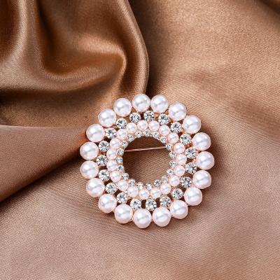 China Women's Diamond Flower Pearl Brooch Custom Sweater Brooch for sale