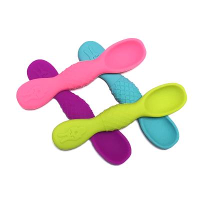 China Eco Friendly BPA Free Silicone Small Baby Toddlers Eating Food Spoon Feeding Training Purple Set for sale