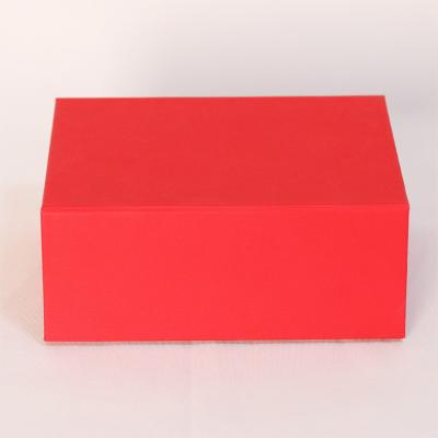 China Customized Customized Magnetic Collapsible Folding Paper Cardboard Gift Boxes Recyclable Garment Clothing Packaging Boxes for sale